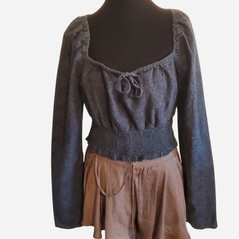 Hollister Black Eyelet Embroidered Flower Milkmaid Top Size L Coquette Cottage - Picture 1 of 13